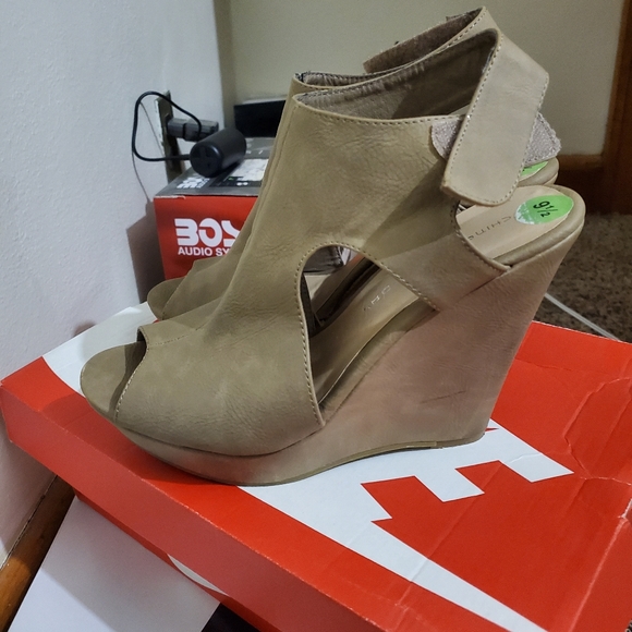 Wedges - Picture 2 of 2